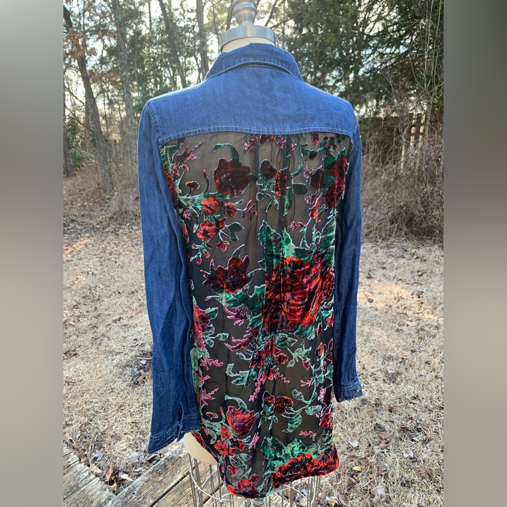Floral Roses Burnout Velvet Denim Button-Up Shirt - Picture 11 of 14